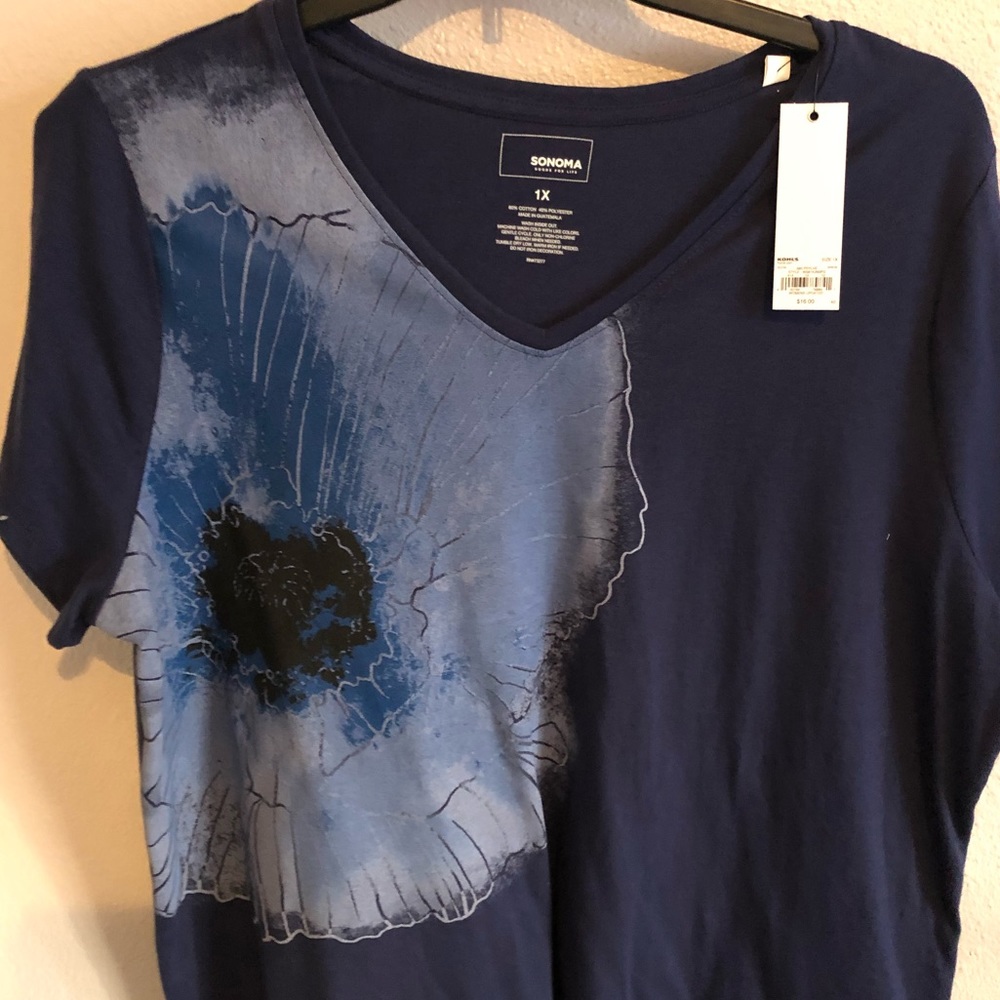 Sonoma Womems V neck shirt